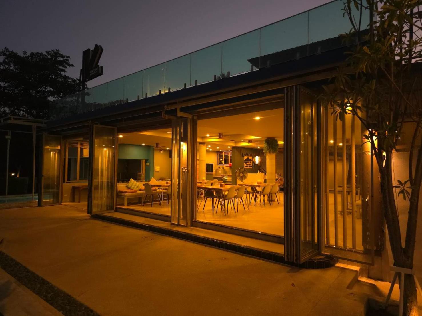 Charcoal Panwa Beach Phuket Ban Tha Khreng Exterior photo