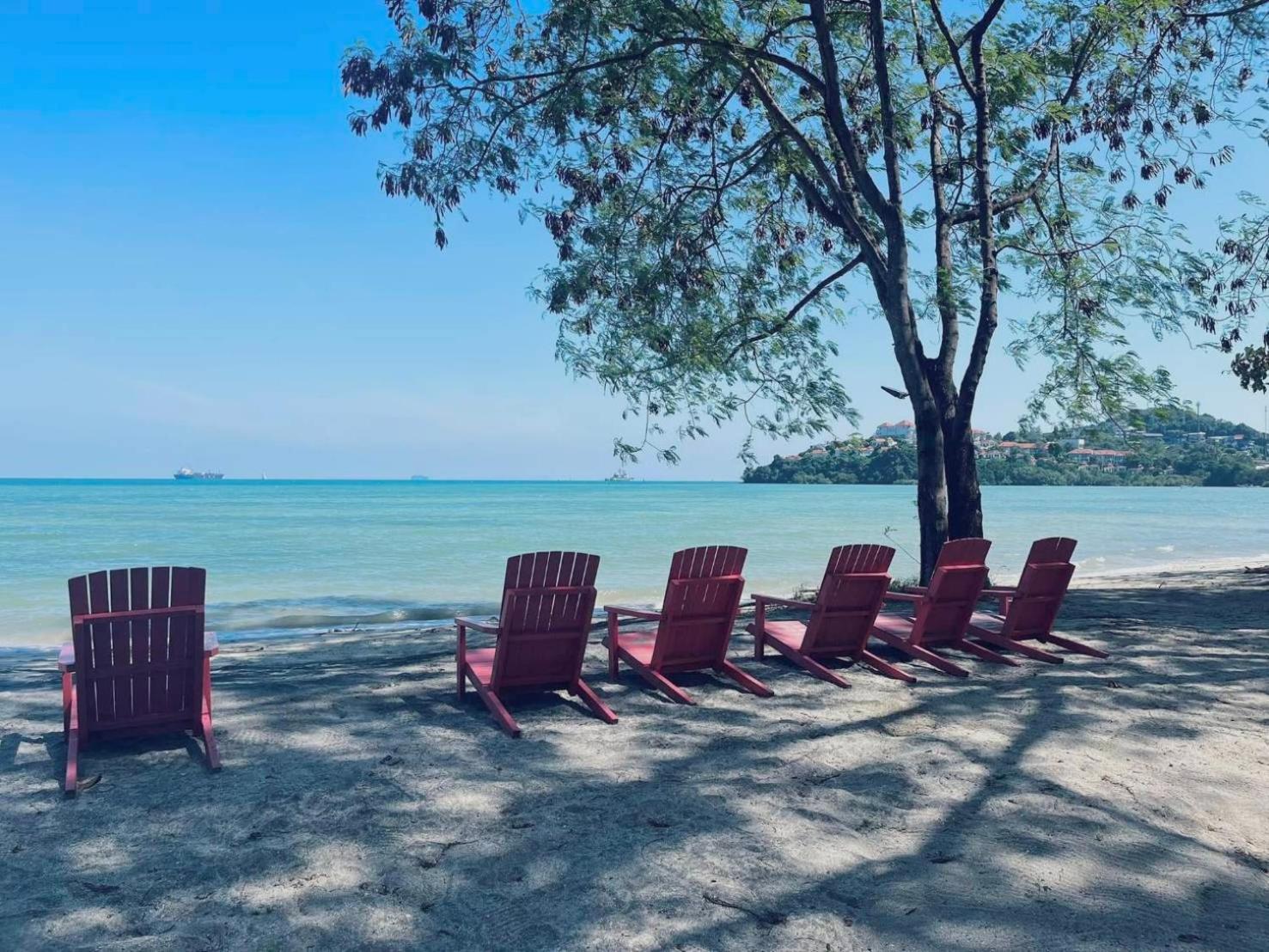 Charcoal Panwa Beach Phuket Ban Tha Khreng Exterior photo