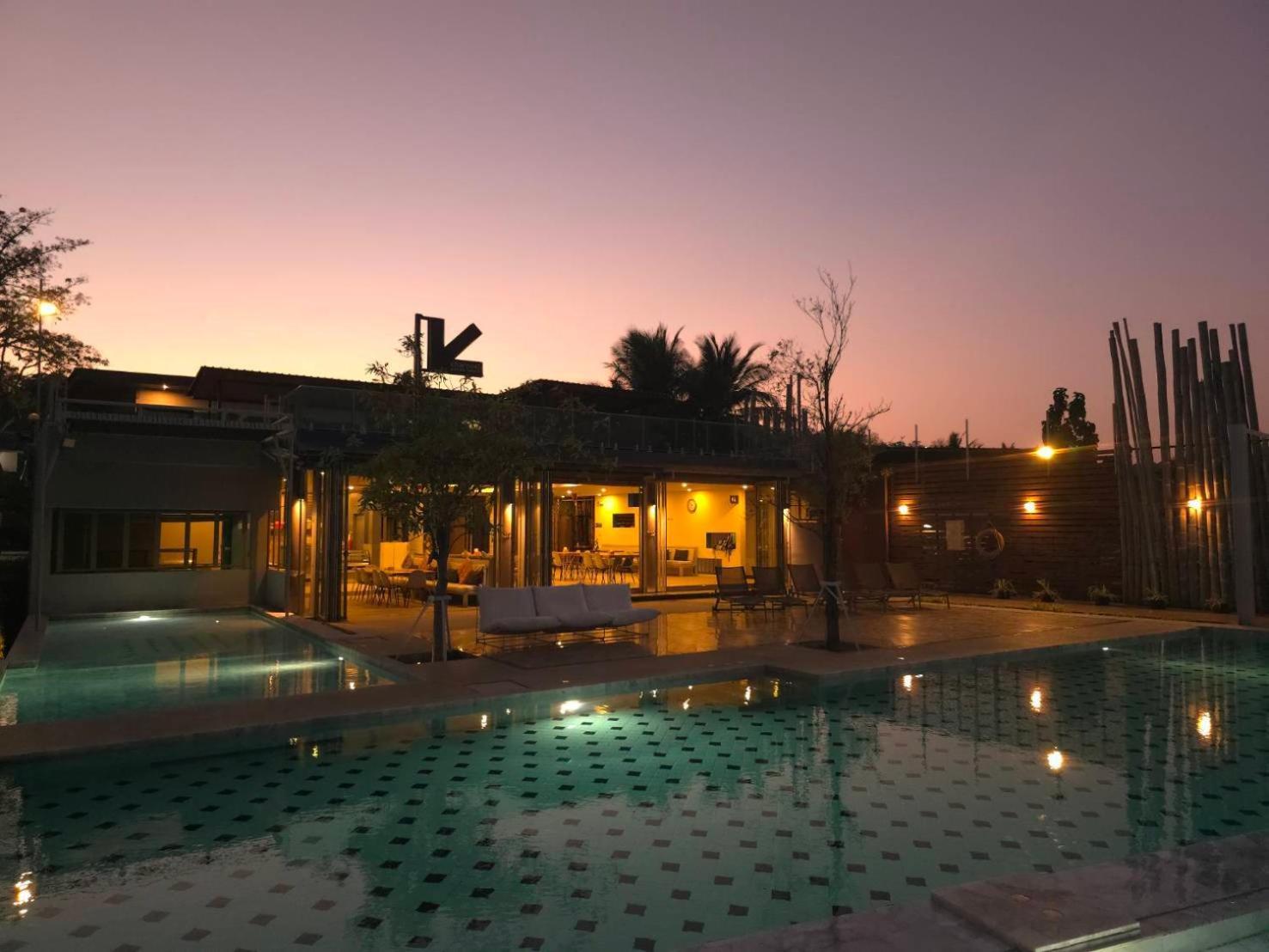 Charcoal Panwa Beach Phuket Ban Tha Khreng Exterior photo