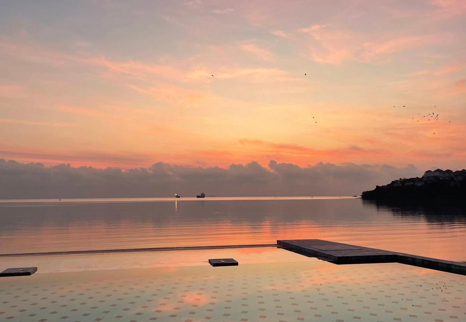 Charcoal Panwa Beach Phuket Ban Tha Khreng Exterior photo