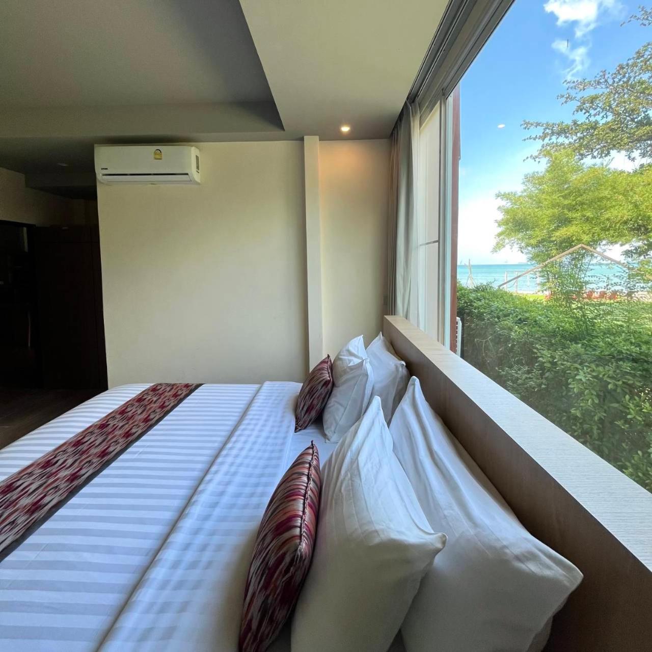 Charcoal Panwa Beach Phuket Ban Tha Khreng Exterior photo